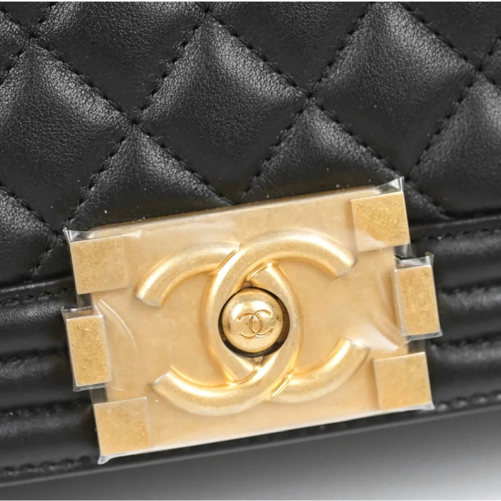 CHANEL Black and Gold Lambskin Boy Bag - Picture 6 of 15